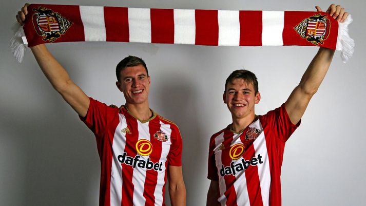 McNair og Love í búningi Sunderland.