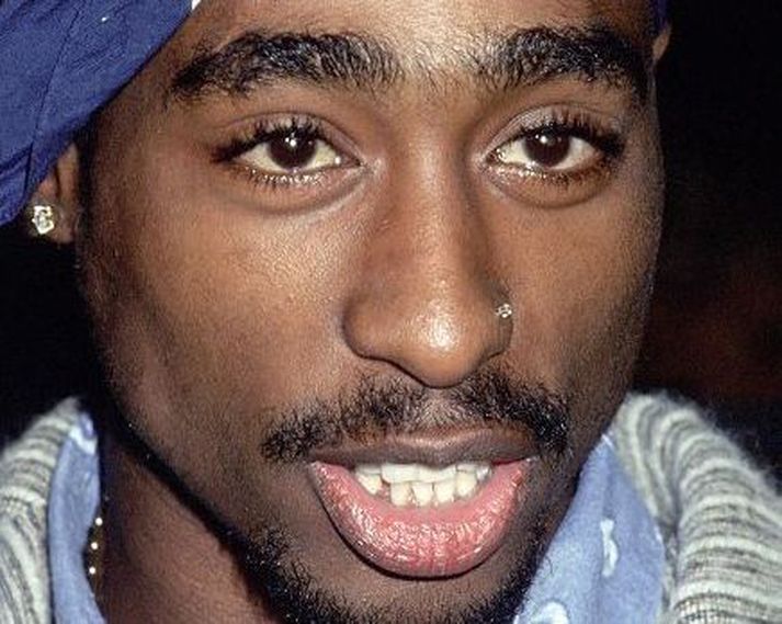 Félagar Shakur í Outlawz gerðu sér lítið fyrir og reyktu ösku hans.