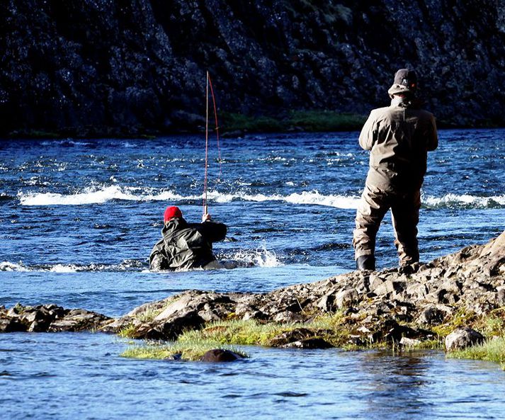 Veiðivísir ákvað að birta uppáhalds veiðimynd Bjarna Júlíussonar með þessari frétt. Sá hinn sami datt í Norðurá í glímu sinni við fyrsta lax hörmungarsumarsins 2012. 