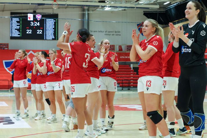 Valskonur eru tryggðu sér farseðilinn í undanúrslit Evrópubikarkeppni kvenna í handbolta með jafntefli í N1-höllinni í dag.