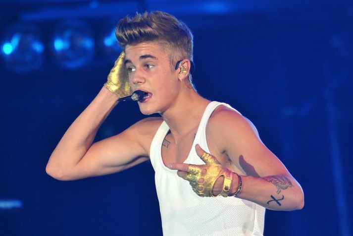 Justin Bieber sendi frá sér nýtt lag í gær. Lagið fjallar um ástarsorg.