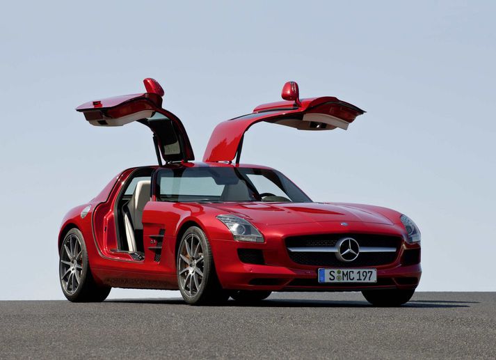 Mercedes Benz SLS AMG