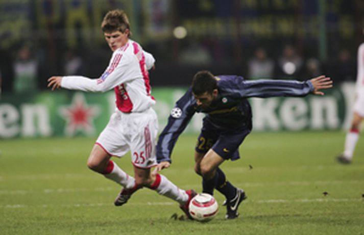 Klaas Jan Huntelaar, markahæsti maður hollensku deildarinnar, skoraði í báðum leikjunum gegn Feyenoord.