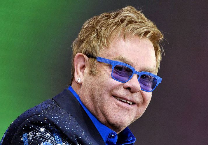 Tónlistargoðsögnin Elton John vandar breskum stjórnvöldum ekki kveðjurnar.