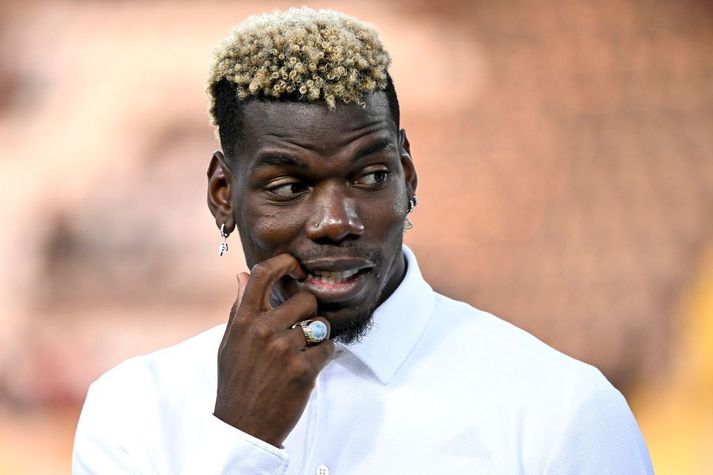 Paul Pogba er í leit að nýju félagi en hann má byrja að æfa fótbolta að nýju í janúar, þegar hann losnar úr banni eftir að hafa fallið á lyfjaprófi. Hann má byrja að spila í mars.