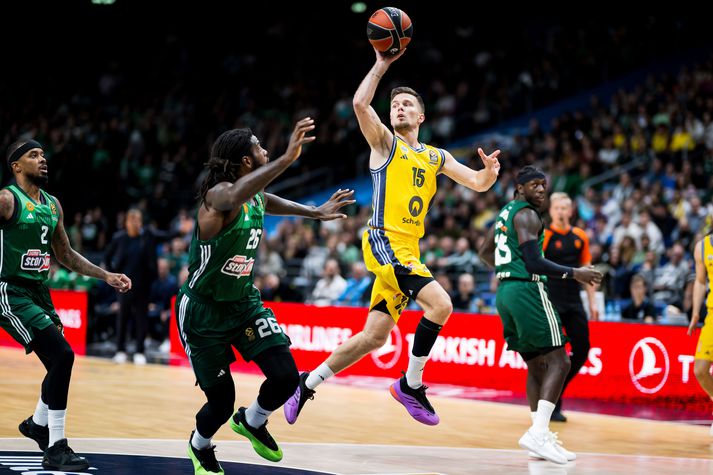 Martin í leik með Alba Berlin.