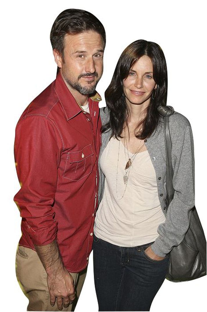 Courteney Cox og David Arquette er löglega skilin.