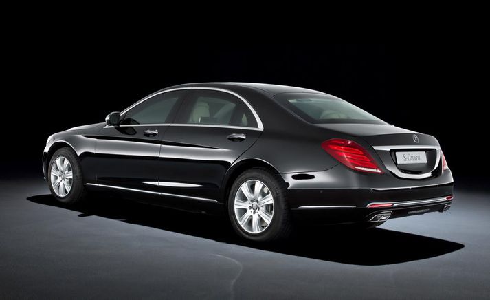 Mercedes Benz S600 Guard.