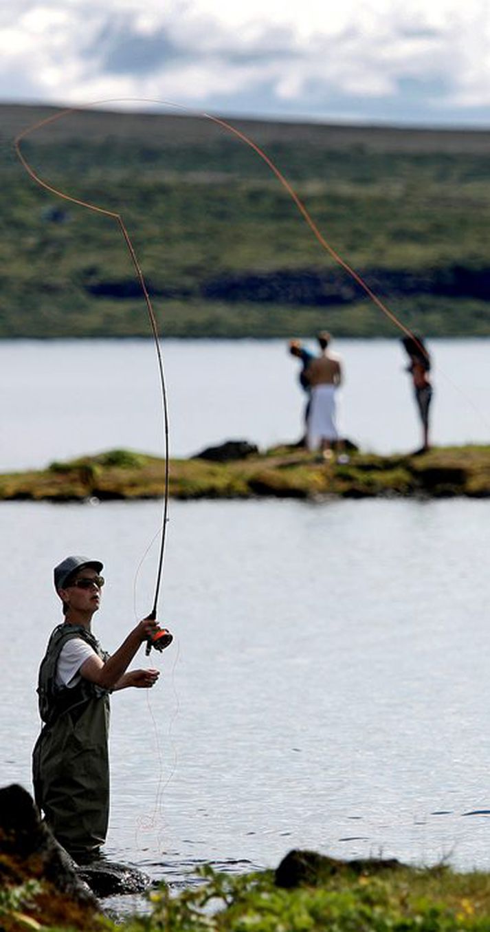 Veiðimenn á Þingvöllum mega ekki veiða á næturnar ef ákvörðun Þingvallanefndar fær að standa.