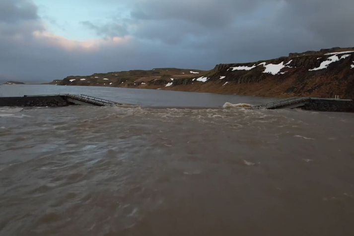 Brúin yfir Ferjukotssíki er fallin á innan við tveimur árum frá því hún var byggð.