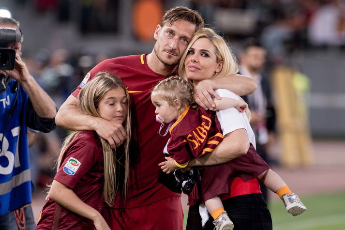 Francesco Totti með fjölskyldu sinni.