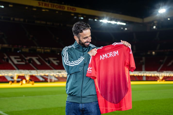 Ruben Amorim þegar hann mætti í viðtal við MUTV stöðina á Old Trafford.