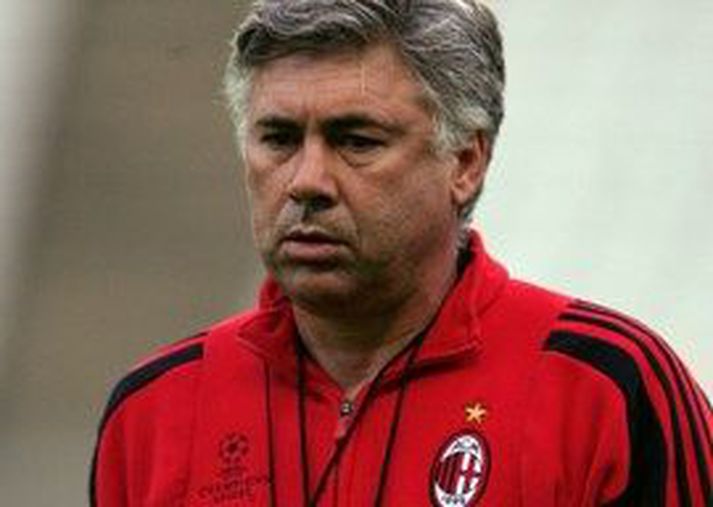 Ancelotti býst fastlega við því að Kaka verði búinn að jafna sig af meiðslum í næstu viku.