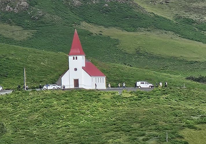 Haldið verður upp á 90 ára vígsluafmæli Víkurkirkju í Vík í Mýrdal á morgun, sunnudaginn 6. október.