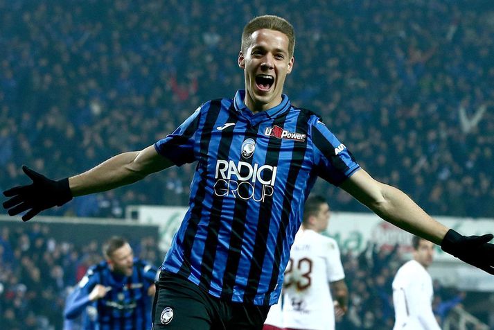 Mario Pasalic fagnar marki sínu fyrir Atalanta á móti AS Roma í febrúar síðastliðnum.