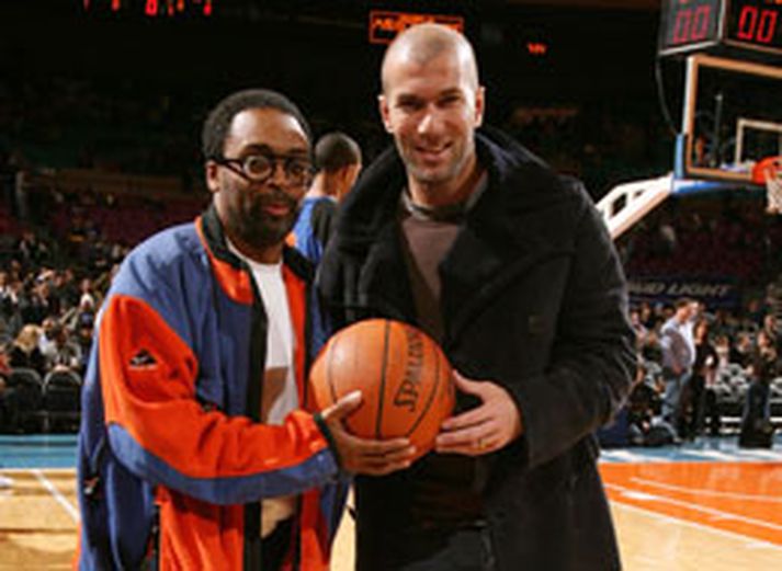 Það fór vel á með þeim Zinedine Zidane og Spike Lee í Madison Square Garden í New York í vikunni.