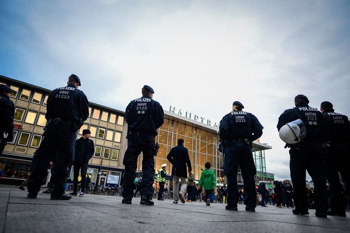 Í skýrsla lögreglunnar í Köln um árásirnar á konur á nýársnótt sagði að lögregluþjónar hafi ekki ráðið við ástandið sem skapaðist.