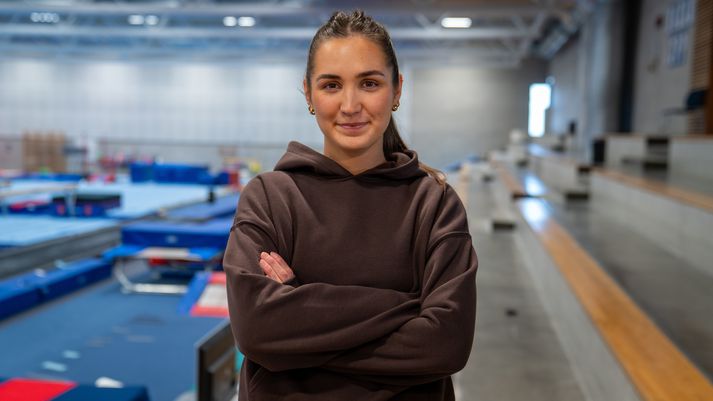 Andrea Sif Pétursdóttir, landsliðsfyrirliði íslenska kvennalandsliðsins í hópfimleikum er að halda inn í sitt sjötta Evrópumót í röð í fullorðinsflokki og þar með setur hún mótsmet.