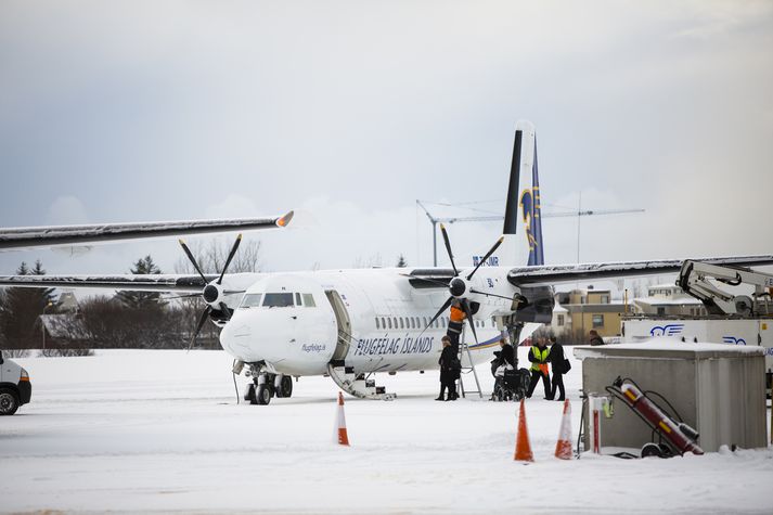 Að mati Sigurðar Inga þarf að leggja fé í flugvelli á landinu. Nefnd á vegum ráðuneytisins kortleggur nú innanlandsflugið. 