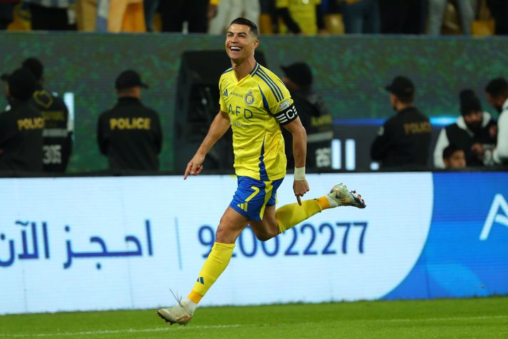 Cristiano Ronaldo fagnar fyrsta markinu sínu fyrir Al-Nassr á árinu 2025.