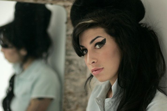 Amy Winehouse fannst látin á heimili sínu á laugardaginn fyrir viku.