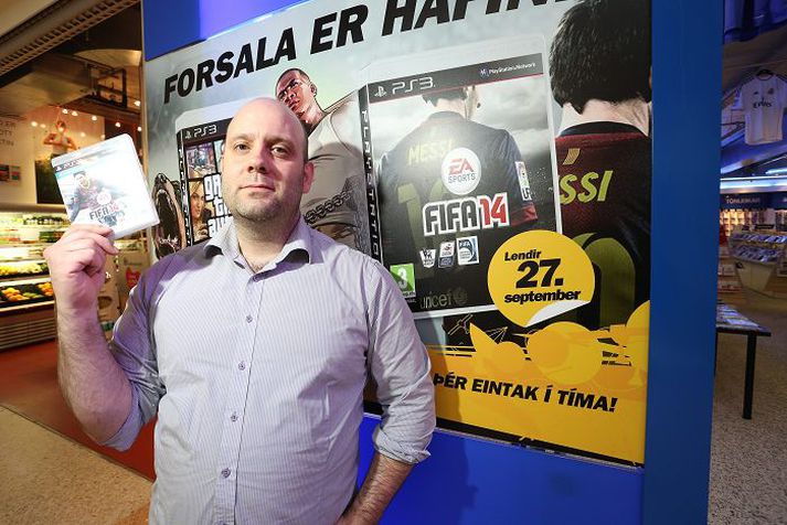 Ágúst vildi ná Playstation 4 inn fyrir jólin.