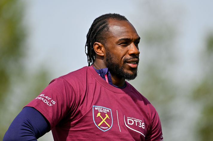 Michail Antonio lenti í slæmu bílslysi fyrir rúmum þremur vikum.