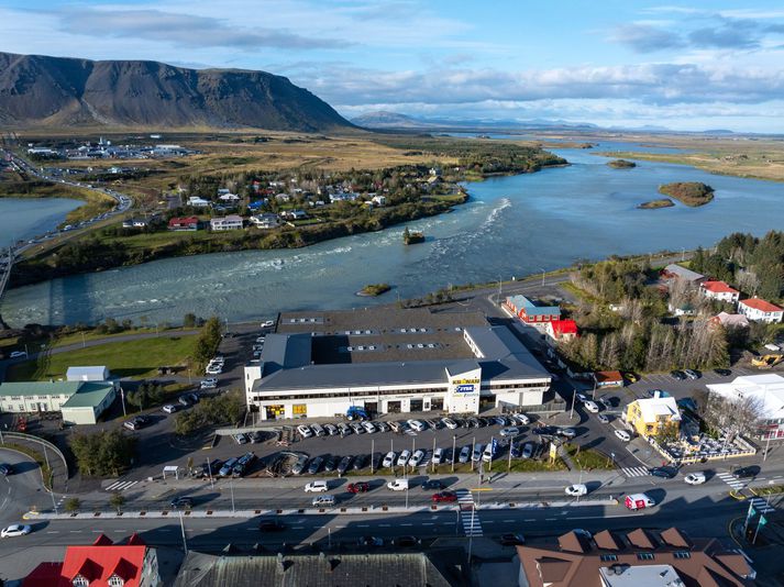 Margir eru óþreyjufullir eftir nýrri brú en sú gamla er löngu sprungin, ef svo má að orði komast.