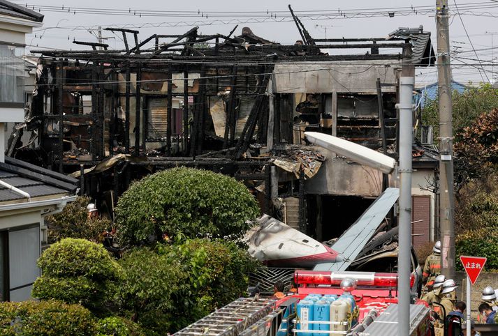 Slökkviliðsmenn í Tokyo segja að tveir til viðbótar hafi slasast hið minnsta.