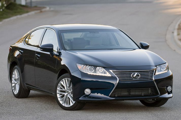 Lexus ES 350.