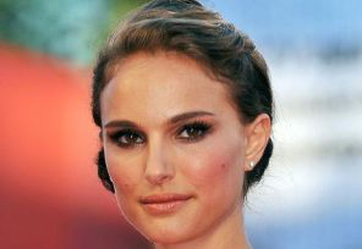 Natalie Portman er í viðræðum um að leika í myndinni Adaline.