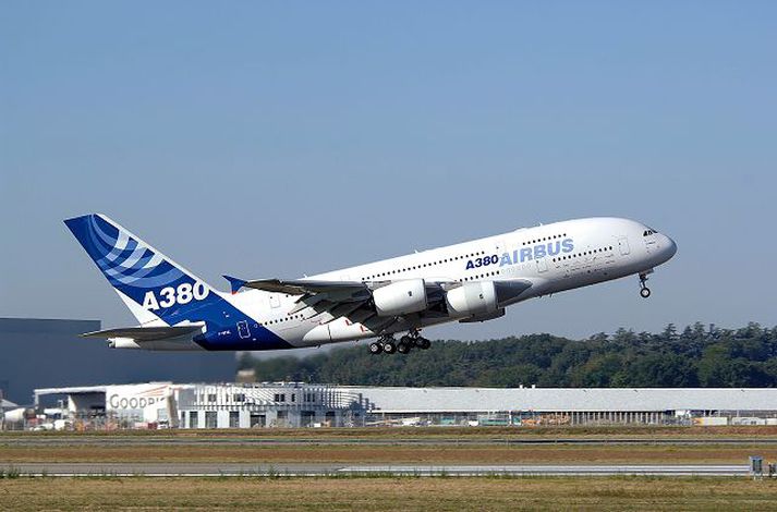 Alvarlegar bilanir urðu í hreyflum tveggja A380-risaþota frá Airbus með stuttu millibili fyrir skömmu.mynd/Airbus