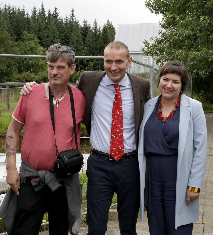 Guðni Th. Jóhannesson forseti og Eliza Reid forsetafrú heimsóttu Sólheima fyrr í vikunni. Nýkjörinn forseti vakti athygli fyrir litríkt apabindi sem hann skartaði í heimsókninni.  