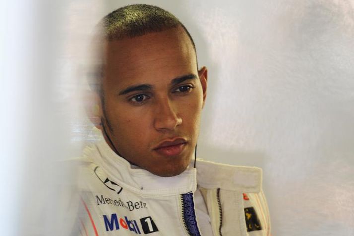 Lewis Hamilton hjá McLaren er í titilslag við fjóra aðra ökumenn.