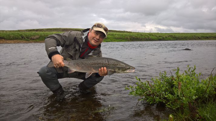 Rögnvaldur Örn Jónsson með 86 sm lax úr Bárðarbungu í Langá