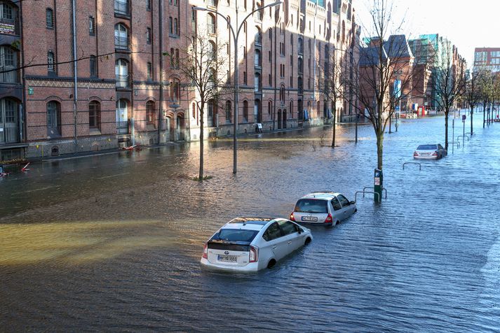 Mikið vatnstjón hefur orðið í Hamburg.