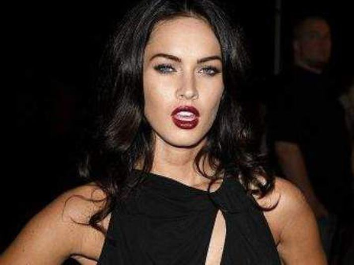 Rekin Megan Fox líkti Michael Bay, leikstjóra Transformers, við Hitler og mátti í kjölfarið taka pokann sinn.