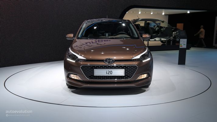 Hyundai i20 sýndur á bílasýningunni í París.