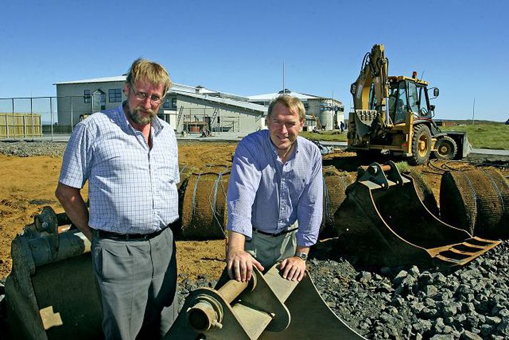 Með bæjarstjóranum. Viðar Már Aðalsteinsson og Árni Sigfússon, bæjarstjóri Reykjanesbæjar.