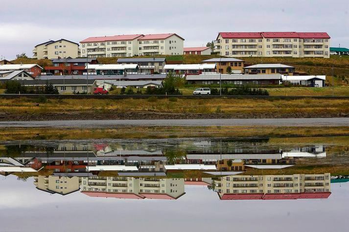 Þrír voru fluttir á slysadeild, en ekki er talið að þeir séu alvarlega slasaðir.