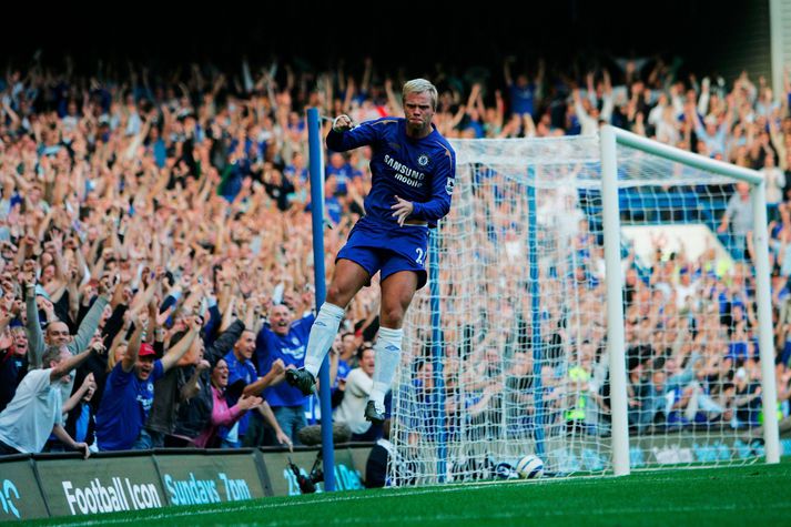 Eiður Smári Guðjohnsen fagnar einu mark sinna á Stamford Bridge en hann lék með Chelsea frá 2000 til 2006.