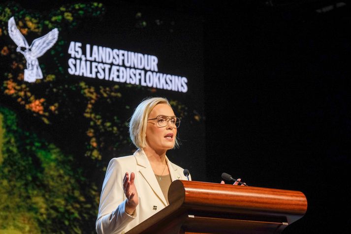 Guðrún Hafsteinsdóttir flutti framboðsræðu sína fyrst frambjóðenda. Að ræðu lokinni gekk hún út við lagið Don't Bring Me Down með hljómsveitinni Electric Light Orchestra.