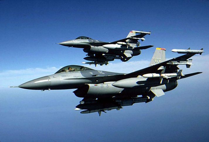 F-16 orrustuþotur hafa gert miklar árásir í Líbíu.