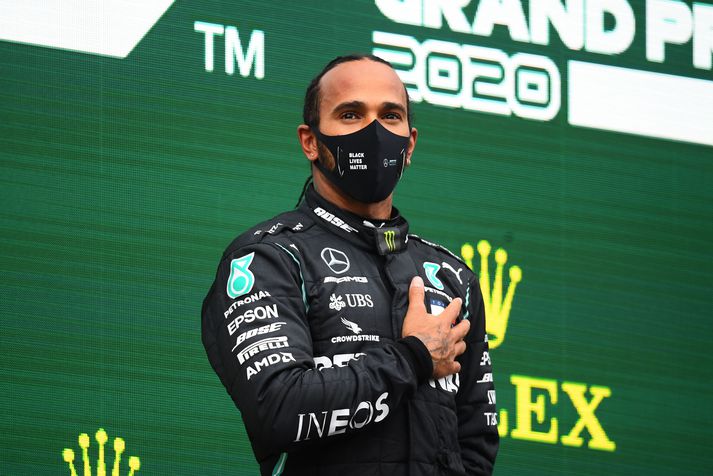 Lewis Hamilton nær síðasta kappakstri tímabilsins í Formúlu 1.
