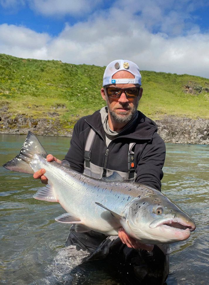 Nils Folmer með 102 sm laxinn