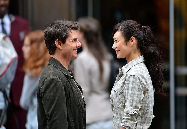 á tökustað Tom Cruise ásamt Olgu Kurylenko við tökur á Oblivion.
nordicphotos/getty