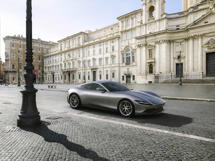 Ferrari Roma hefur fallega blöndu af mjúkum og skörpum línum.