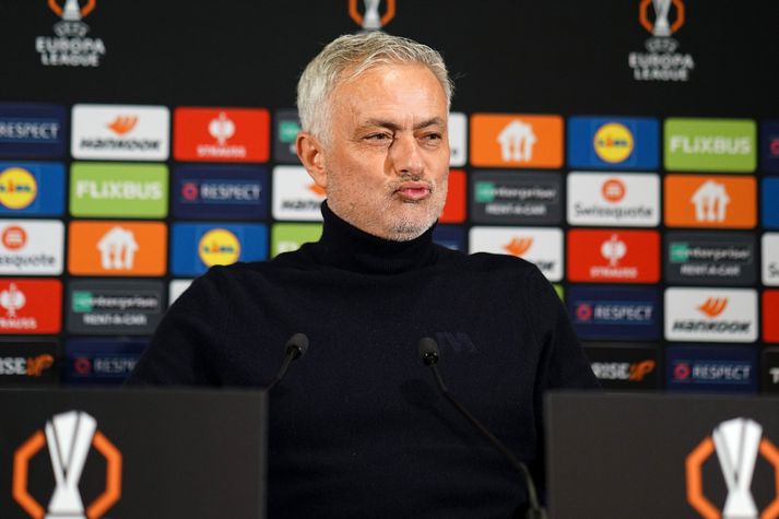 Jose Mourinho er þjálfari Fenerbahce og næst á dagskrá er toppslagurinn í tyrknesku deildinni.