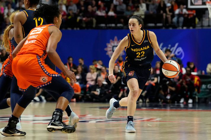 Caitlin Clark var valin nýliði ársins í WNBA deildinni á síðasta tímabili. Lið hennar, Indiana Fever, komst í úrslitakeppnina í fyrsta sinn í átta ár.