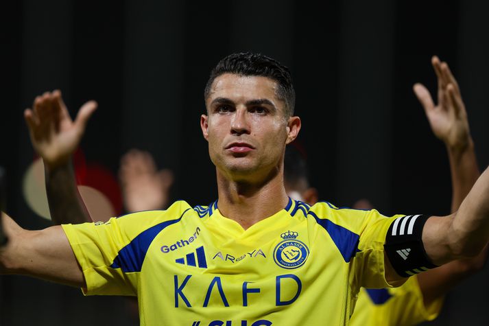 Cristiano Ronaldo fagnar sigri með liðsfélögum sínum í Al Nassr í gær.